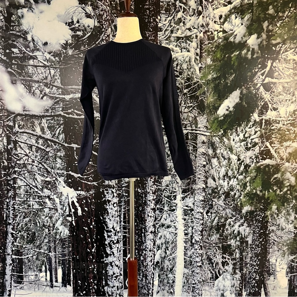 Fabletics Sync Seamless Long-Sleeve Top. NWT.